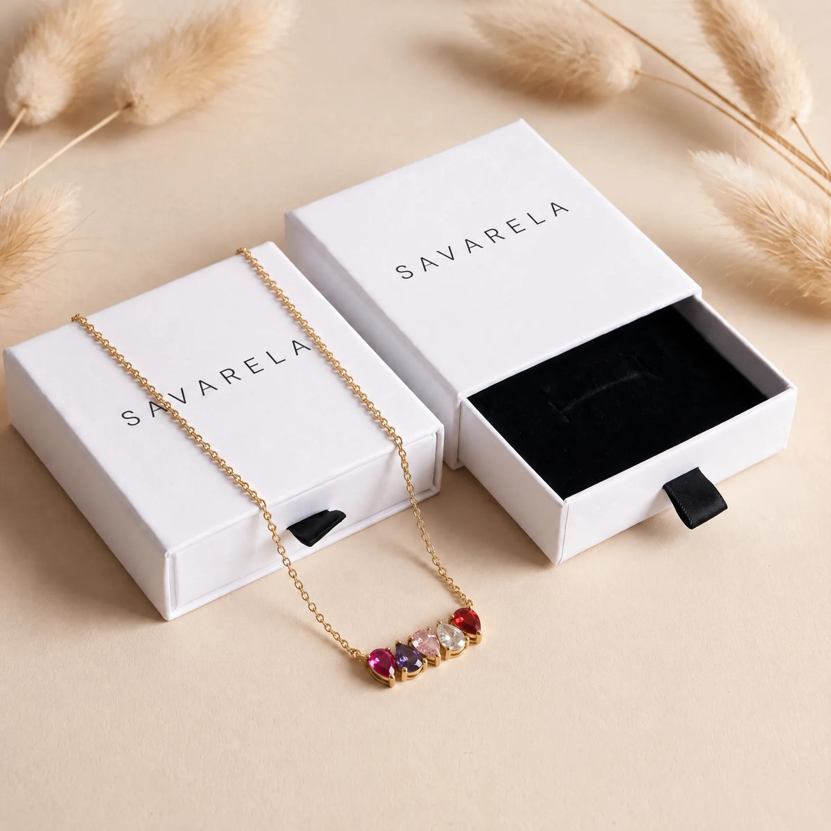 Kindred Necklace with its Savarela gift boxes